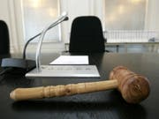 Der 72-Jährige wurde insbesondere wegen Menschenhandels und sexueller Handlungen mit Kindern verurteilt. (Symbolbild) (Bild: Keystone/AP/THOMAS KIENZLE)