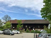 Die Scheune, in der die Brockenstube des Seniorenzentrums Sonnmatt untergebracht ist, wird abgebrochen. (Bild: Andrea Häusler)