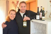 Renata und Jan Kux führen ihr Unternehmen von Zuhause aus. (Bild: Mario Testa)