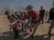Bei der jüngsten Gewalt in Gaza an der Grenze zu Israel kamen mindestens 59 Palästinenser ums Leben. Gegen 2800 Personen wurden verletzt. (Bild: Keystone/EPA/MOHAMMED SABER)