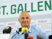 Peter Zeidler kehrt mit einem Lachen zum Schweizer Fussball zurück (Bild: KEYSTONE/GIAN EHRENZELLER)