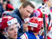 Rapperswils Cheftrainer Jeff Tomlinson kann in der kommenden Saison auf die Dienste des amerikanischen Verteidigers Matt Gilroy zählen (Bild: KEYSTONE/CHRISTIAN MERZ)