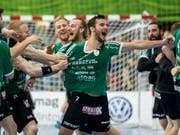 Nicolas Suter entschied das zweite Finalspiel mit einem Tor zwei Sekunden vor Schluss zugunsten von Wacker Thun (Bild: KEYSTONE/PATRICK HUERLIMANN)