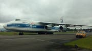 Der Riesenvogel Antonov An-124 ist am Dienstag um 12 Uhr in Emmen gelandet. (Bild: Beatrice Vogel)