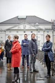 Das leicht umbesetzte Leitungsteam: Sandra Küpper (Schauspiel, von links), Johanna Wall (Oper), Clemens Heil (Musikdirektor), Benedikt von Peter (Intendant) und Kathleen McNurney (Tanz). (Bild: Vanessa Puentener)
