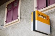 Auf dem Land verbessert sich den Zugang zu den Poststellen und -agenturen. (Keystone/Jean-Christophe Bott, 7. Juni 2018, Donnelyoe)