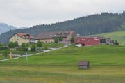 Zwei von sieben Innerrhoder Regierungsmitgliedern arbeiten beim Golfplatz Gonten. (Bild: Roger Fuchs)
