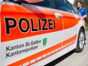 Grosseinsatz in Thal SG: Die Polizei geht von einem Gewaltdelikt aus. (Bild: Symbolbild KEYSTONE/GIAN EHRENZELLER)