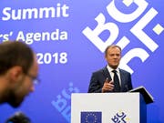 Tusk redet in Sofia Tacheles: Der EU-Ratschef bezeichnet Trumps "launenhaften Behauptungswillen" als Herausforderung für die EU. (Bild: KEYSTONE/AP/VIRGINIA MAYO)