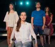 Blick in eine Probe des Theaterstücks «Mad World» – es wird noch heute und morgen aufgeführt. (Bild: Boris Bürgisser / Luzern, 14. Mai 2018)