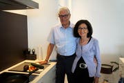 An der Seite des Gastroexperten und Autors Herbert Huber stand schon immer und steht auch heute seine Frau Gertrude. (Bild: Romano Cuonz (Stansstad, 14. Mai 2018))