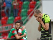Bas Dost (rechts) wurde auf dem Trainingsgelände von Sporting Lissabon von Vermummten am Kopf verletzt (Bild: KEYSTONE/EPA LUSA/HOMEM DE GOUVEIA)