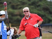 John Daly - nicht untypisch - mit Sonnenbrille und Zigarette (Bild: KEYSTONE/EPA/ANDY RAIN)