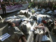Protestaktion in Madrid gegen Gewalt an Frauen. (Bild: KEYSTONE/EPA EFE/KIKO HUESCA)