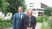 Annette Badillo übergibt die Direktion des Kurhotels und Residenz Sonnmatt an Urs Niffeler. Bild: Balz Bruder (Luzern, 15. Mai 2018)