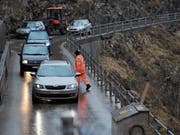 Gemäss Kostenschätzung der Baudirektion Uri weist die Bristenstrasse einen Sanierungsbedarf von rund 13 Millionen Franken aus. (Bild: Urs Hanhart, 18. März 2017)