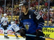 Sebastian Aho ist bisher der überragende Spieler des WM-Turniers. Nun trifft der Stürmer am Donnerstag in den Viertelfinals mit Finnland auf die Schweiz (Bild: KEYSTONE/EPA/CHRISTIAN BRUNA)