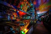 In solchen Rechenzentren werden Kryptowährungen geschaffen. (Bild: Valentin Flauraud/Keystone, Gondo, 7. Mai 2018)