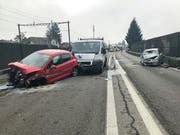 Auf der Autostrasse A6 bei Aegerten BE kollidierten drei Fahrzeuge. (Bild: Kapo BE/zvg)