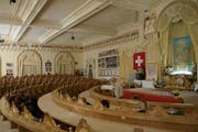 Der Saal im Hotel Sonnenberg in Seelisberg, wo in der kommenden Woche die indischen Konzerte stattfinden, war vor 150 Jahren einer der grössten säulenlosen Hotelsäle in ganz Europa. (Bild: Christoph Näpflin, 28. September 2012)