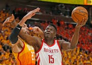 Clint Capela, Center der Houston Rockets. Bild: Rick Bowmer/AP (SaltFriday, 4. Mai 2018)