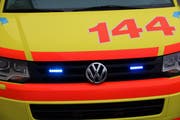 Die Velofahrerin wurde durch den Rettungsdienst ins Spital gebracht. Symbolbild: PD/Sven von Holzen.
