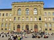 Mobbingvorwürfe: Stärker als in Zürich (Bild) sind Doktorierende in Basel mit ihren Professoren unzufrieden. (Bild: KEYSTONE/WALTER BIERI)