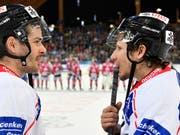 Damien Brunner (rechts) spielt fortan für den EHC Biel (Bild: KEYSTONE/SPENGLER CUP/GIAN EHRENZELLER)