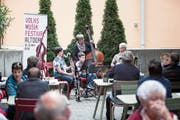 Volksmusik ist Generationen übergreifend: Offene Stubetebühne beim Restaurant Schützmatt. (Bild: Manuela Jans Koch (Altdorf, 19. Mai 2018))