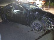 Am Auto entstand beim Unfall auf der Zollfreistrasse bei Weil am Rhein (D) Totalschaden. (Bild: zvg/Polizeipräsidium Freiburg)