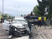 Bei der Frontalkollision in Scherzingen kam eine Frau ums Leben, drei Personen wurden schwer verletzt. (Bild: pd)