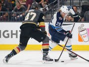 Der Zuger Luca Sbisa (links) steht mit den Vegas Golden Knights im Stanley-Cup-Final (Bild: KEYSTONE/AP/JOHN LOCHER)