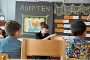 In ihrer Projektwoche «reisen» die Kinder der Sprachheilschule Wattwil in fünf Länder, darunter nach Ägypten. (Bild: Bilder: Sabine Schmid)