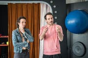 St. Gallen - Compagnie Buffpapier: Franziska Hoby und Stéphane Fratini in ihrem Proberaum in der Hauptpost St.Gallen. Bild: Ralph Ribi