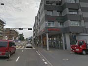 Innert eines Monats zweimal überfallen: Die Raiffeisen-Filiale in Ebikon.