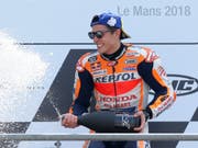 Auf zwei Rädern ein Superstar, auf vier ein Lehrling: Moto-GP-Weltmeister Marc Marquez wird im Juni ein Formel-1-Auto testen können (Bild: KEYSTONE/AP/DAVID VINCENT)