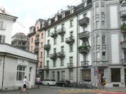 Das hellgrüne Wohnhaus an der Neustadtstrasse 4 wird voraussichtlich 2019 saniert. (Bild: PD)