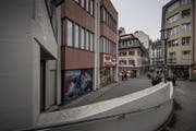 Hier läge der Fussgänger-Ausgang des Musegg-Parkings - an der Hertensteinstrasse zwischen den Modegeschäften OVS (links) und C&A. (Bild: Pius Amrein; Luzern, 9. Februar 2017)