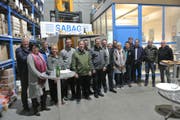 Mitglieder und Gäste des Gewerbevereins bei der Besichtigung der Sabag Luzern AG in Erstfeld. Bild: PD