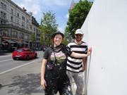 Das Künstlerduo Queenkong: Vero Bürgi (links) und Marco Schmid. Bild: PD