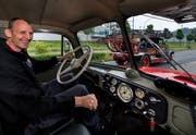 Marcel Spengler, Präsident der «IG Rundhauber», in einem Oldtimer-Feuerwehrauto. (Bild: Eveline Beerkircher (Luzern, 17. Mai 2018))