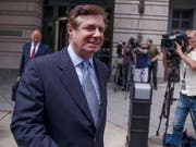 Trump und Poroschenko trafen sich, kurz darauf wurden die Ermittlungen in der Ukraine gegen Trumps Wahlkampfmanager eingestellt - kein Zufall, meldet die BBC. (Bild: KEYSTONE/EPA/SHAWN THEW)