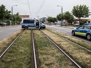 Bis Abschluss der Entschärfungsarbeiten waren in Dresden etliche Verkehrswege gesperrt. (Bild: KEYSTONE/EPA/FILIP SINGER)