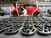 Produktion des VW-Golfs in der Volkswagen-Fabrik in der deutschen Stadt Wolfsburg. (Bild: KEYSTONE/AP/KAI-UWE KNOTH)