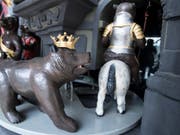 Das sanierte Figurenspiel am Berner Zytglogge. (Bild: Keystone/PETER SCHNEIDER)