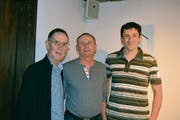 Der abtretende Präsident Beny Kiser (links) mit dem neuen Präsidenten Martin Kiser (Mitte) und dem neuen Ratsmitglied Peter Kiser. (Bild: PD)