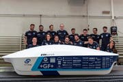 Der neue Prototyp "Mujinga" von Swissloop mit dem Team von Swissloop, an der Medienkonferenz der ETH Zuerich, in Duebendorf, am Mittwoch, 23. Mai 2018. In Zukunft sollen Transportkapseln Gueter schneller und umweltschonender von A nach B befoerdern. (KEYSTONE/Patrick Huerlimann)