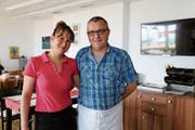 Bianca und Albin Streule führen neu die «Helvetia». (Bild: Rebecca Frei)