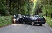 Beim Unfall wurden zwei Personen verletzt. (Bild: Luzerner Polizei)