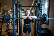 Ein wichtiger Bestandteil im Training von Joel Wicki: Krafttraining im Sport Rock in Willisau. (Bild: Dominik Wunderli (Willisau, 8. April 2015))